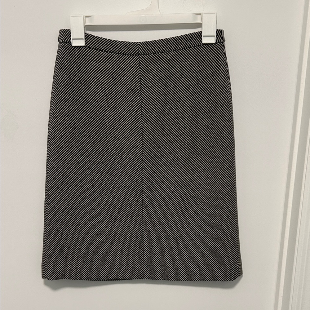 J Crew woman wool Black and White Striped Skirt size 4